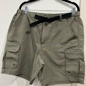 GSX men shortsize 34. E-18